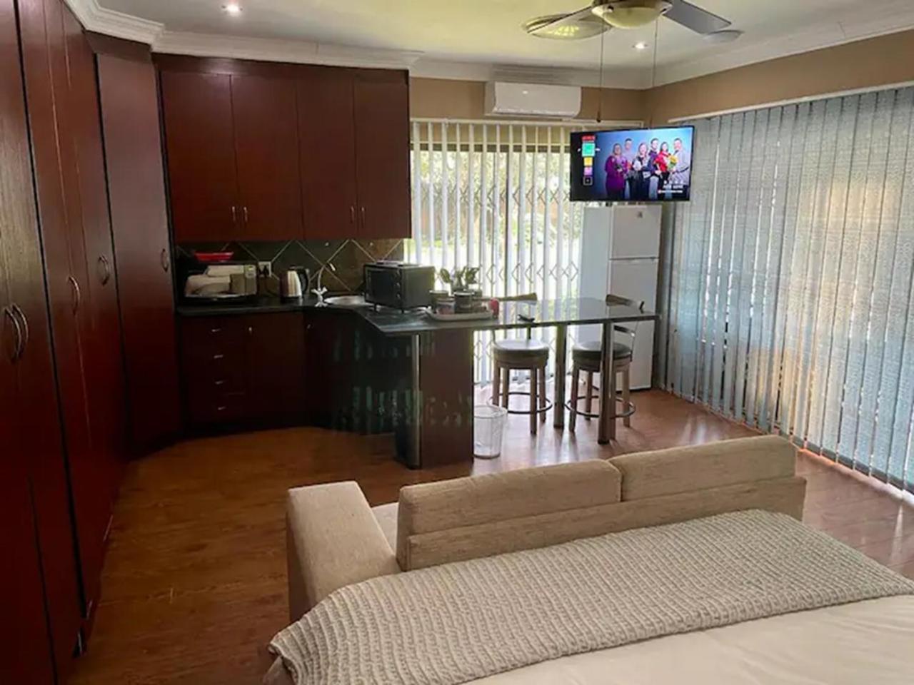 מידלבורג Spies Villa - Fast Wi-Fi, Netflix And Generator מראה חיצוני תמונה